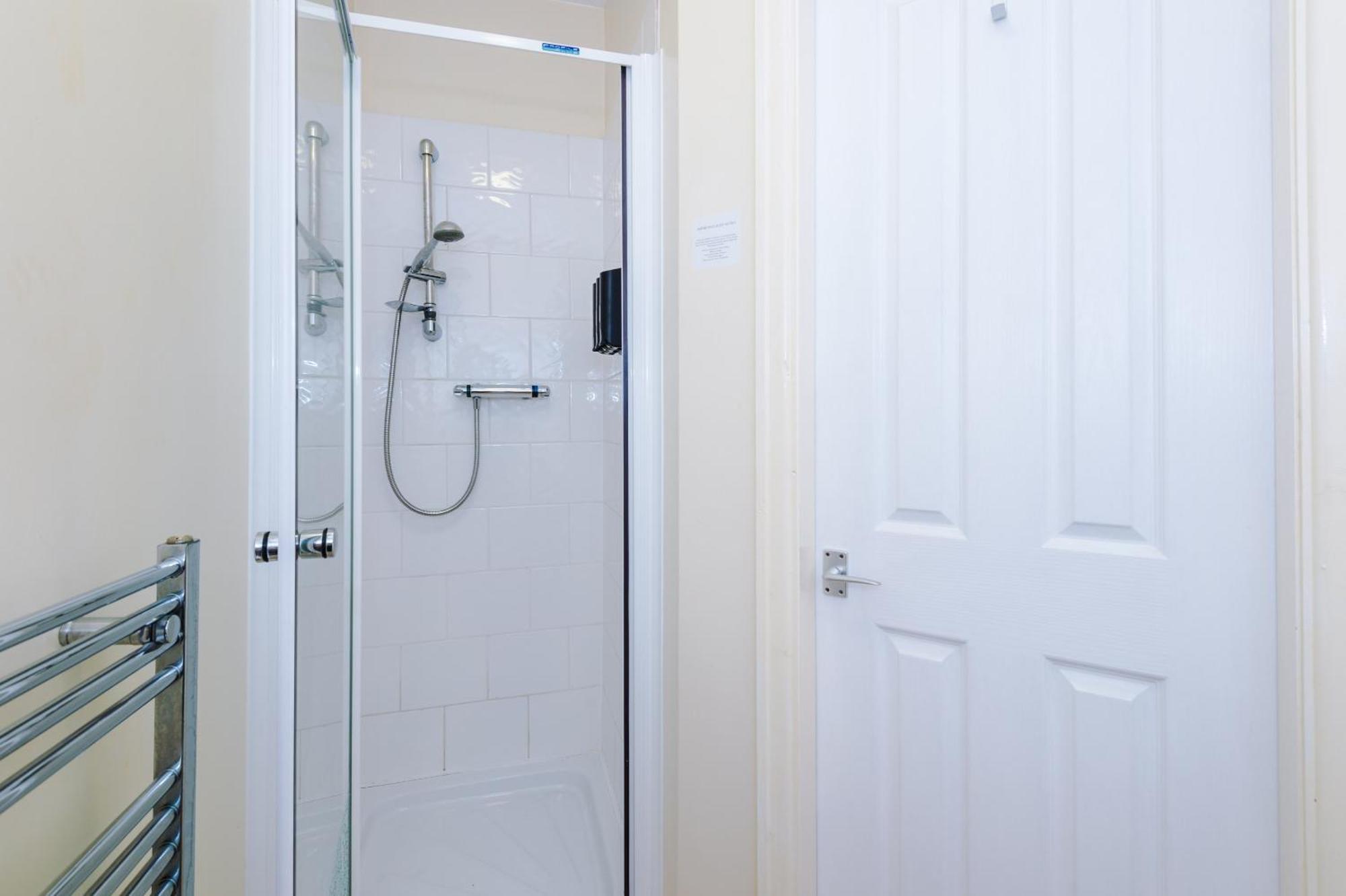 Pebbles Guest House Blackpool Ngoại thất bức ảnh